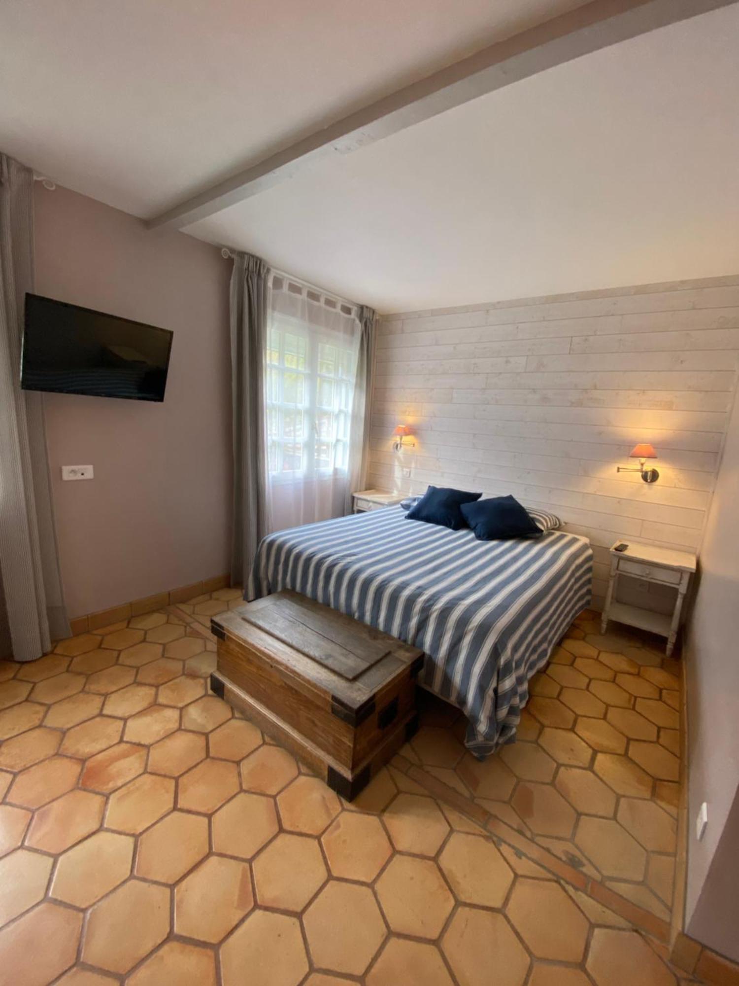 Hotel La Roca Flora Le Plan-de-la-Tour Zewnętrze zdjęcie